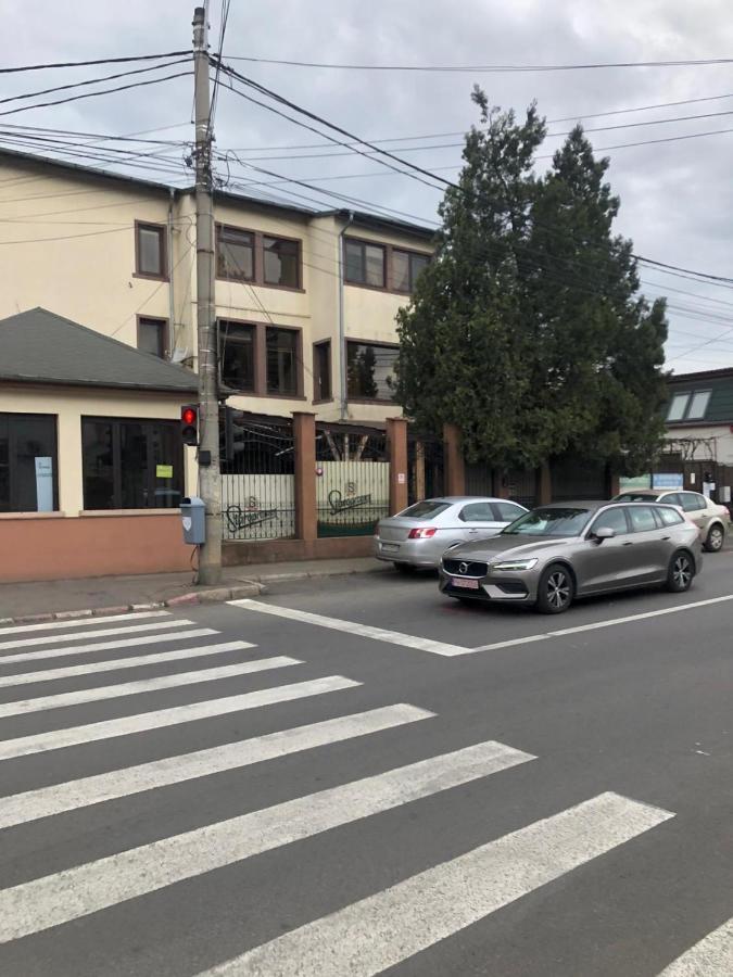 La O Barfa Apartment Ploiesti Luaran gambar