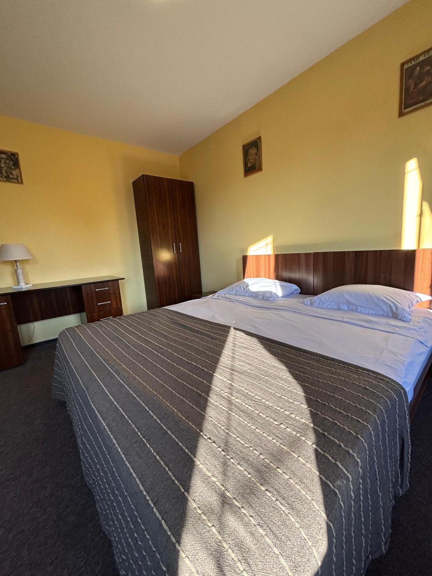 La O Barfa Apartment Ploiesti Luaran gambar